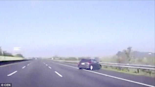 تصاویر وحشتناک از پرت&zwnj;شدن راننده از پنجره جلوی ماشین به بیرون
