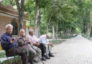 وضعيت معيشتی بازنشستگان تا پايان سال سر و سامان می يابد؟