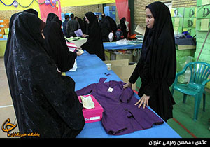 هدیه مقام معظم رهبری به دانش آموزان مناطق محروم مشهد