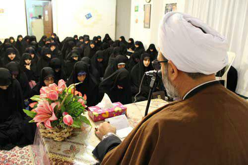 حوزه های علميه ، نقش موثر و تاريخی در بقای دين دارند