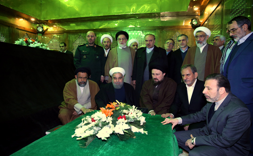 تجديد ميثاق رييس جمهور و اعضای هيات دولت با آرمانهای بلند امام راحل و شهيدان