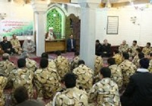 دیدار فرماندهان و کارکنان نظامی و انتظامی با نماینده ولی‌فقیه در استان قزوین