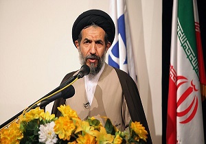 انسان آراسته به ایمان و عمل صالح باید راهی برای رسیدن جامعه به کمال باز کند