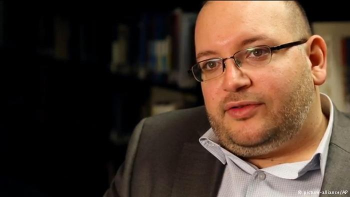 قاضی آمریکایی خواستار رفع اتهامات خبرنگار واشینگتن پست شد