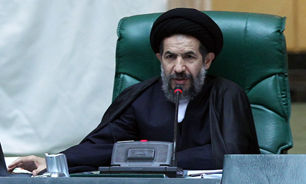 قوای سه‌گانه به پاسداشت استقامت مردم دست بر دست هم گام بردارند