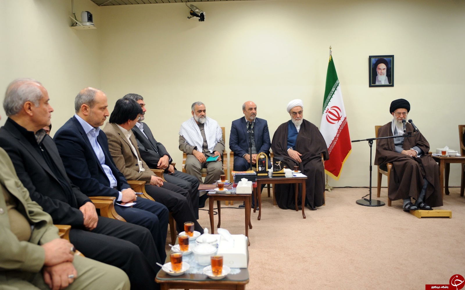 ایستادن بانوی ورزشکار بر سکوی قهرمانی با حجاب کامل اسلامی افتخاری بالاتر از قهرمانی است