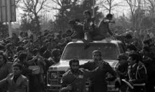 بازگشت امام خمینی به میهن و روزهای فراموش ناشدنی انقلاب