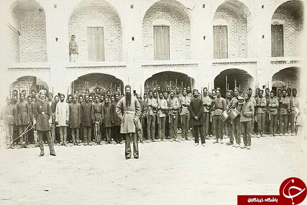 کودکی کیمیا در آغوش مادر/
