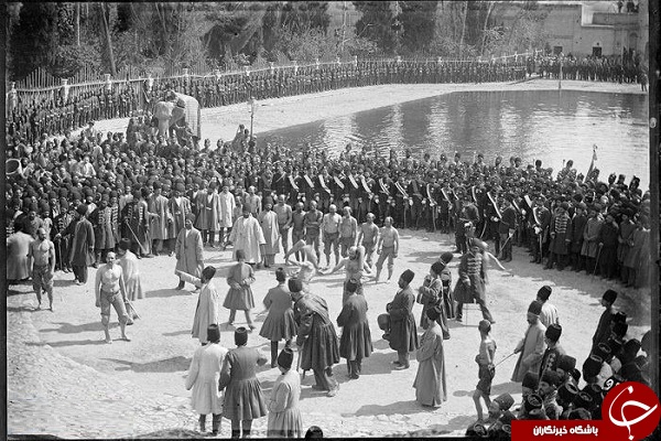 کودکی کیمیا در آغوش مادر/