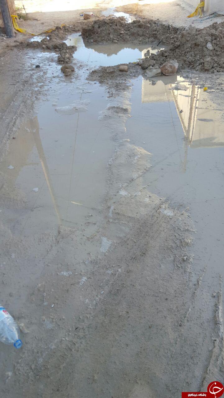 نشت یک ماهه لوله آب در خیابان + عکس