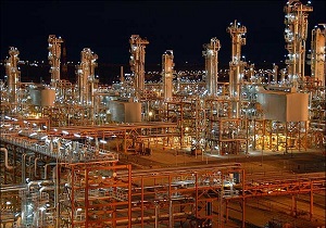 افزایش قیمت گاز پتروشیمی‌ها در سال آینده/ تصمیمی برای افزایش قیمت آب و برق نداریم/ سریال ادامه دار خاموشی‌ها