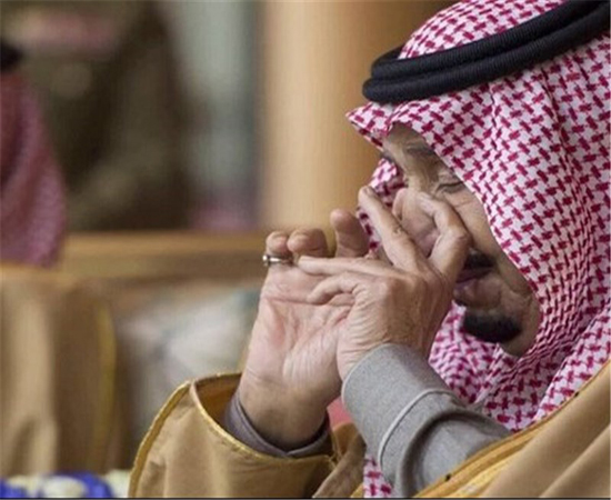 واکنش شاه سعودی پس از شنیدن چاپلوسانه&zwnj;ترین قصیده +عکس