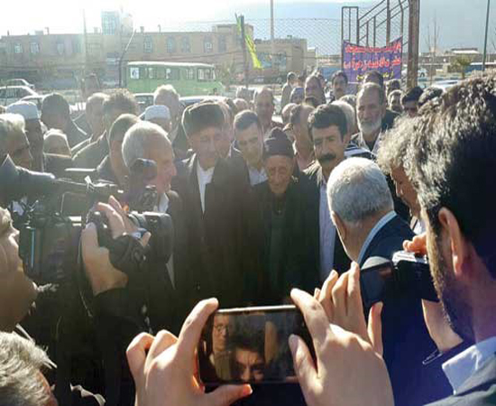 بخشش قاتل پسر دانشجو در مراسم خون صلح + عکس