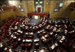 چه کسانی در این چهار دوره بر صندلی‌های قرمز مجلس خبرگان تکیه زده‌اند؟