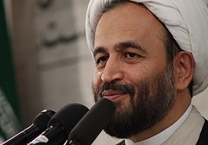 برنده ترین سلاح در مقابل فرهنگ اومانیستی غرب، معرفت نفس است