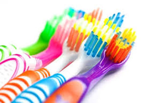 آیا آدامس جایگزین خوبی برای مسواک است؟