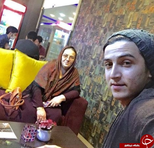 سلفی سردار ازمون با مادرش
