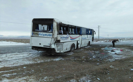 واژگونی اتوبوس در محور میامی - شاهرود کشته ای نداشت+تصاویر