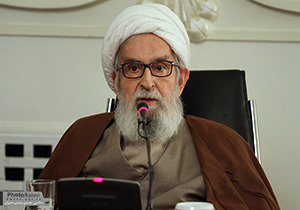 حضور در راهپیمایی 22 بهمن عبادت است