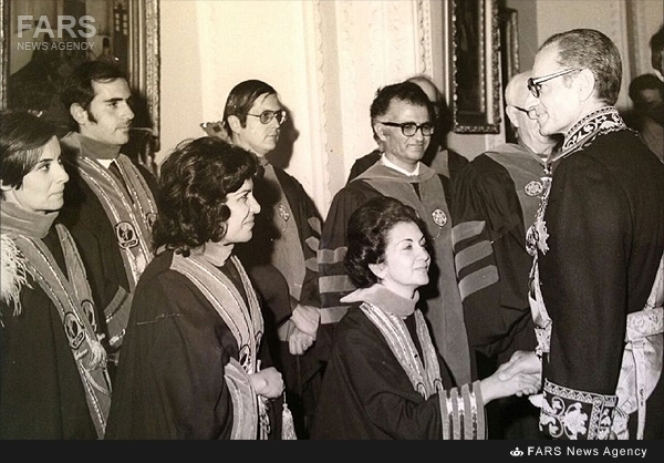 عکس منتشر نشده شاه وخاندان پهلوی  در کیش