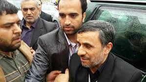 حضور احمدی&zwnj;نژاد در جمع راهپیمایان تهرانی