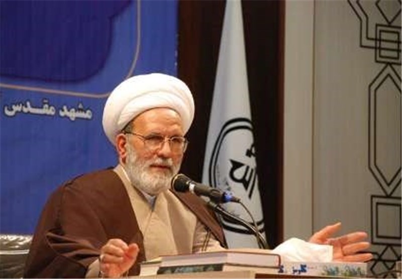 رمز ماندگاری انقلاب داشتن اندیشه های انقلابی است