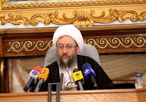 انصراف یک داوطلب انتخابات مجلس خبرگان در مازندران به نفع آیت‌الله آملی لاریجانی