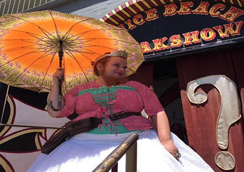 ازدواج مرد خرچنگی و زن ریش&zwnj;دار + تصاویر