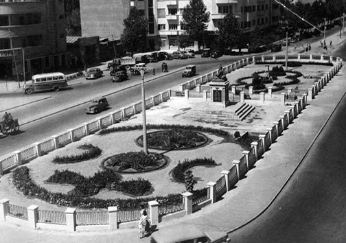 عکس/ میدان فردوسی در دهه 20