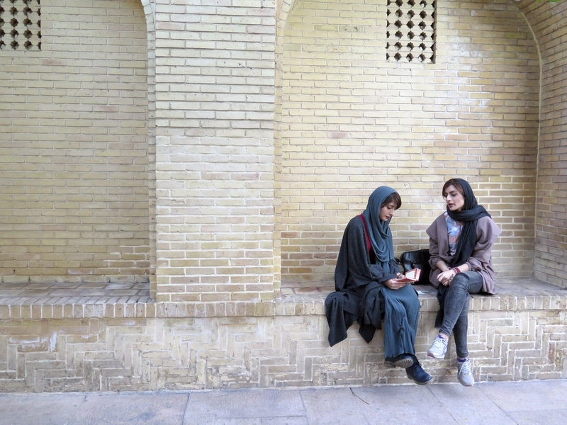 ان پی آر: غزلیات حافظ پس از 700 سال همچنان قلبها را به تپش وا می دارد+ تصاویر