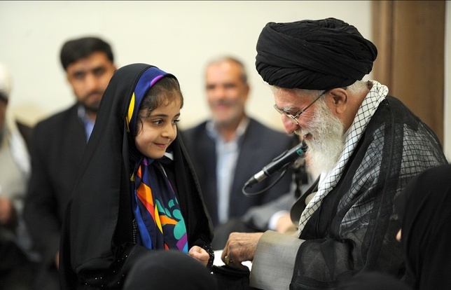 حاشیه&zwnj;های دیدار جمعی از خانواده&zwnj;های شهیدان مدافع حرم با رهبر معظم انقلاب +تصاویر