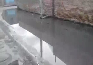 فاضلابی که به کوچه می‌ریزد + فیلم