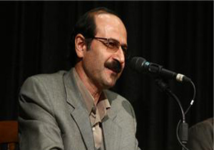 علیپور: رسانه‌ها نقش بی‌بدیلی در ترویج شعر انقلاب دارند
