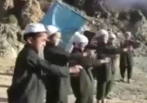 کودکانی با اسلحه های واقعی + فیلم
