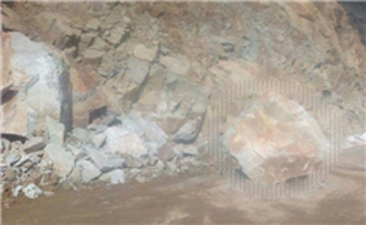 سقوط تخته سنگ 50 تنی در جاده زنجان + تصاویر
