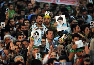 تبیین دو نامه رهبر معظم انقلاب به جوانان اروپا و آمریکا در بسیج قم