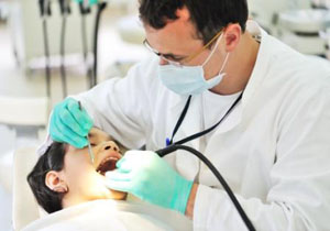 همکاری وزارت بهداشت و دانشکده‌های پزشکی راهبرد ارتقای سطح کیفی فک، دهان و صورت