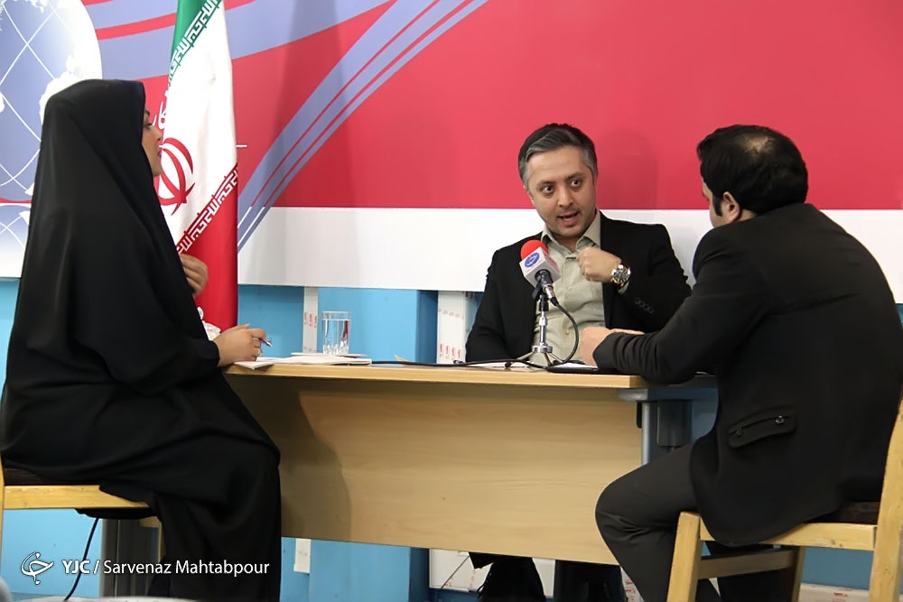 داستان به آرامی پیش می&zwnj;رفت بدهی&zwnj;های زنجانی تسویه می&zwnj;شد/ زیر بالش بابک پولی نیست/ زنجانی اجازه حمل &laquo;آرپی&zwnj;جی&raquo; در جنگ اقتصادی را داشت/بعضی&zwnj;ها نمی خواهند بدهی های زنجانی تسویه شود/&laquo;در حاشیه&raquo; زنجانی را ندیدم
