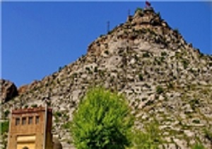 کاشت بادام کوهی در ارتفاعات پیغمبر کوه آبیک