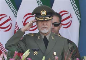 فرمانده کل ارتش از پایگاه شهید فکوری نیروی هوایی بازدید کرد