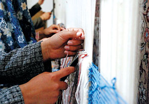 وجود بیش از ۲ هزار و ۵۰۰ بافنده فرش در جنوب کرمان