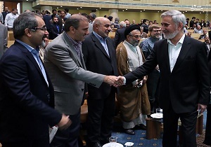 آیا روحانی تمایل به لیز خوردن روی پوست خربزه اصلاحات را دارد؟