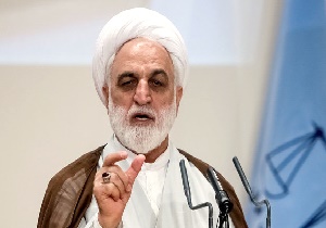دشمن درصدد نفوذ از طریق مسائل اقتصادی است/ باید از آزادی بیان و تضارب آرا دفاع کنیم