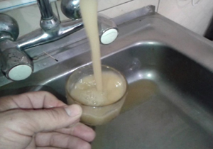 کیفیت آب لوله‌کشی روستای ارقین بلاغ + فیلم