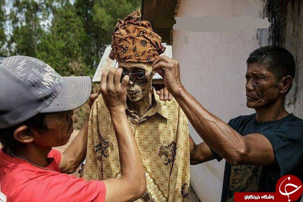 مراسم نبش قبر مردگان + تصاویر