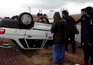واژگونی پرايد به داخل دره