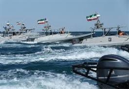 ناوشکن آمریکایی برای خروج از منطقه تاکتیکی رزمایش ولایت94 اخطاریه گرفت