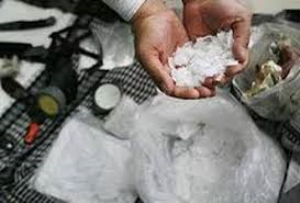 دستگیری قاچاقچيان شيشه در نهبندان