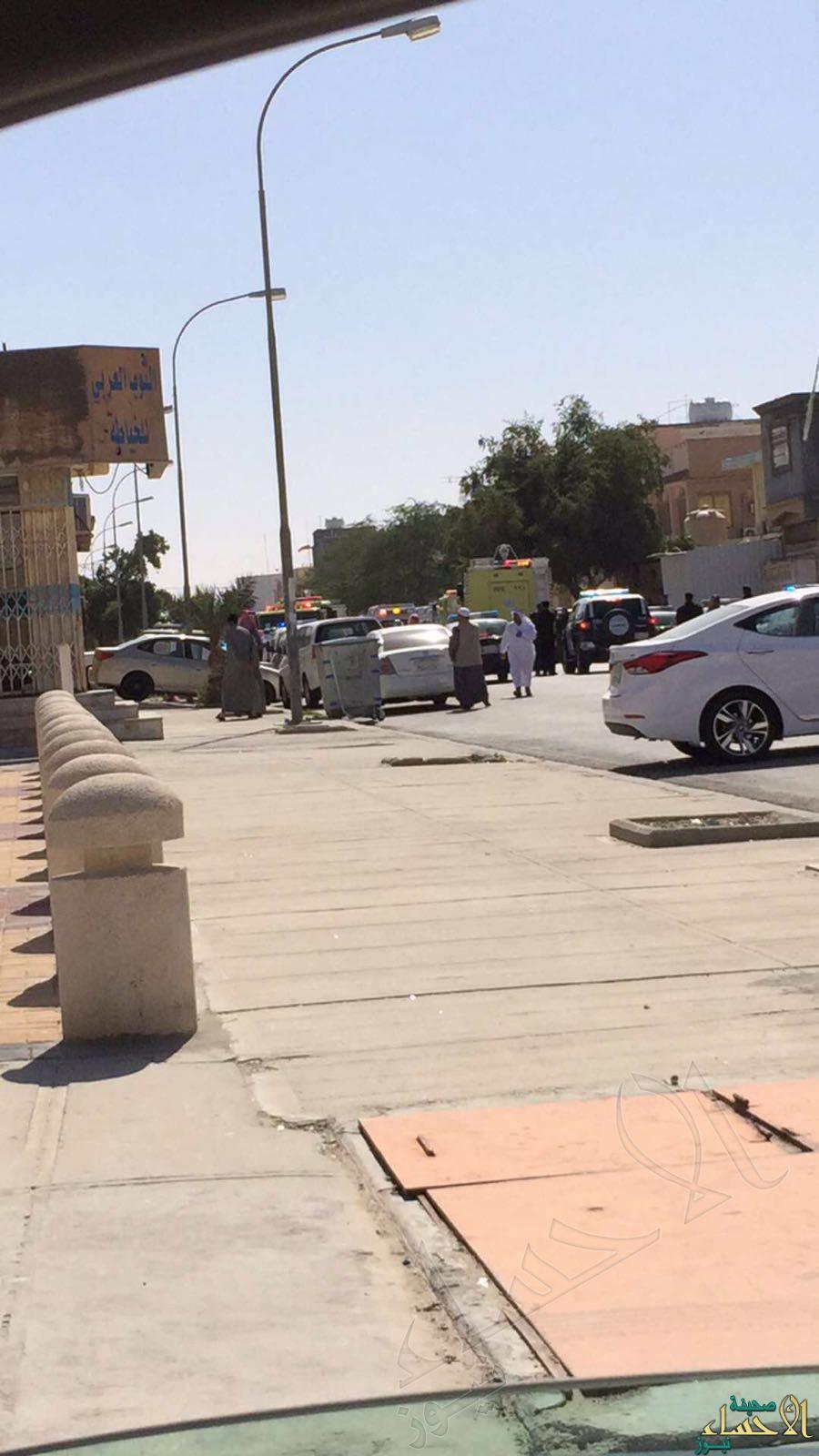 انفجار در مسجد شیعیان عربستان/ دست کم 3 نفر شهید شدند+ تصاویر