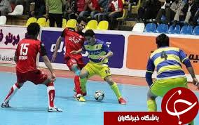 درگیری و جنجال در پایان دیدار ارژن و آتلیه طهران/ ضرب و شتم داور توسط دروازه بان